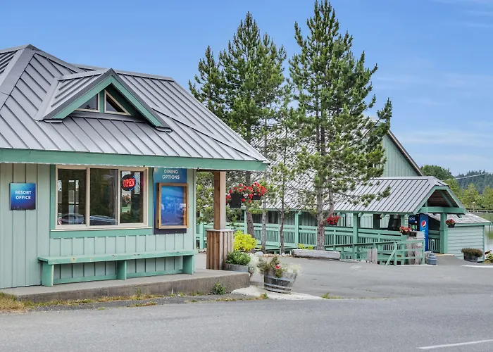 Canadian Princess Lodge & Marina